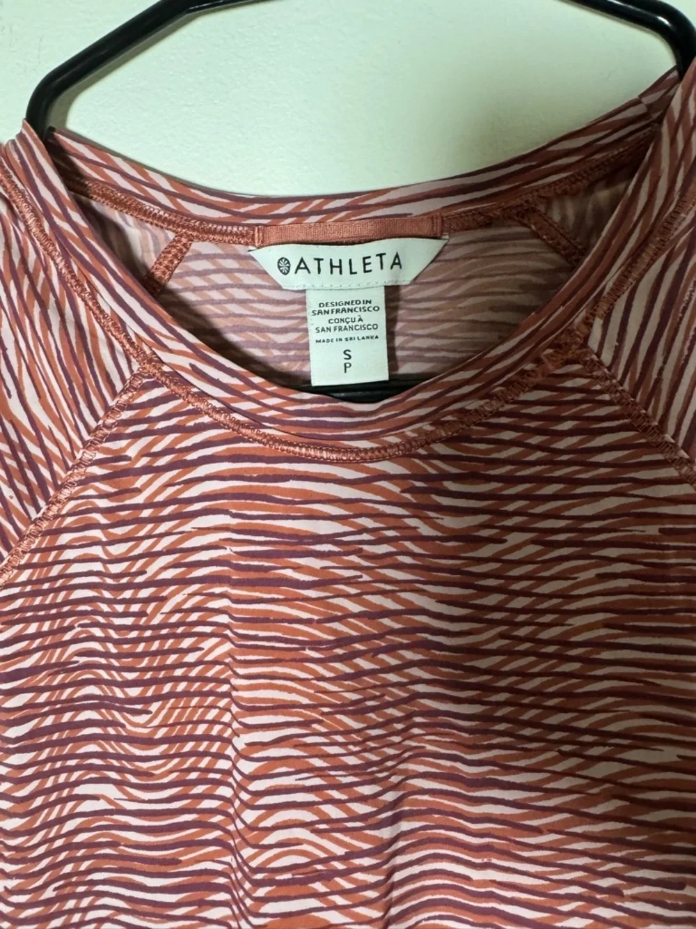 Athleta Printed Athletic Tee Womens Small Workout Running Top Pink - Picture 4 of 6